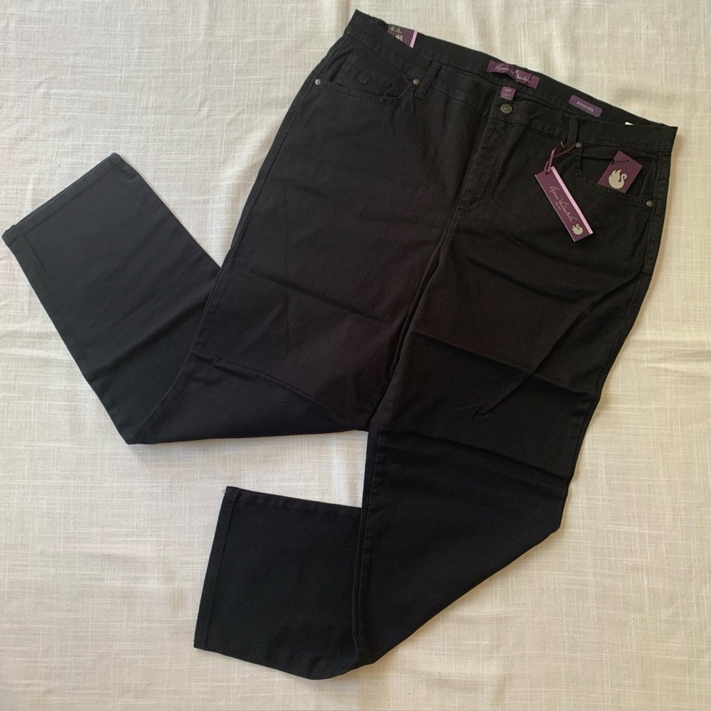 Gloria Vanderbilt Amanda Black Jeans Heritage Fit Tapered Leg Classic Rise 18W